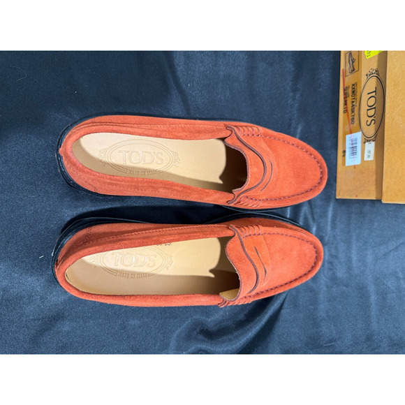 NIB Tod's Gommino Women's Rust Color Suede Loafers Sz 8.5 Flat Driving Penny Nub - Picture 7 of 12